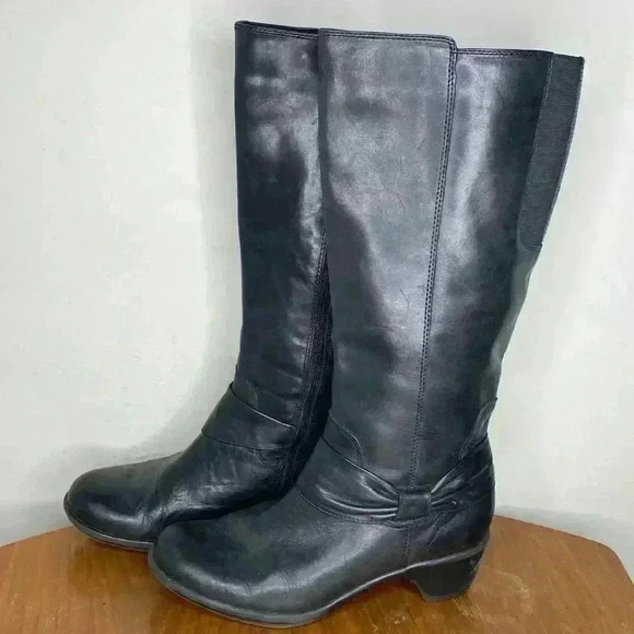 Clarks Black Leather Women’s Size 7.5 Boots Wyld Polka Comfort With Bow & Zip - Picture 3 of 9